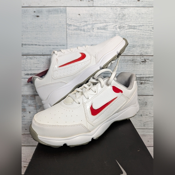 Nike Remix Jr Size 4Y 5.5W Brand New Golf Cleat W/ Swoosh Color Swap 552079_100 - Picture 1 of 6